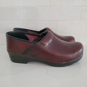 Sanita Leather Slip-on Classic Clog Brown Maroon Leather Black Dansko Healthcare